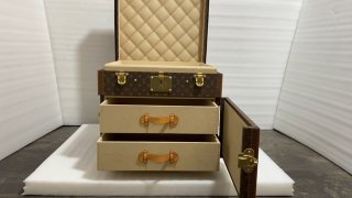 Draw-bar box Draw-bar box