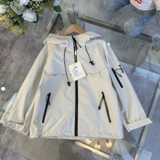 Coats & Jackets C