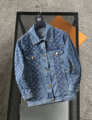 Coats & Jackets Coats & Jackets