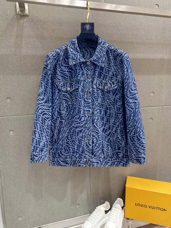 Coats & Jackets Coats & Jackets