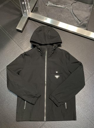 Hoodies & Sweatshirts