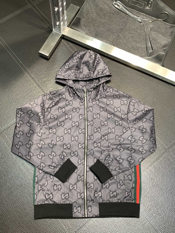 Hoodies & Sweatshirts