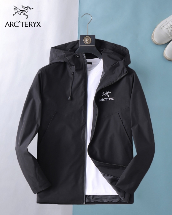 Hoodies & Sweatshirts