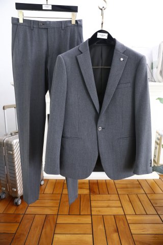 Suit