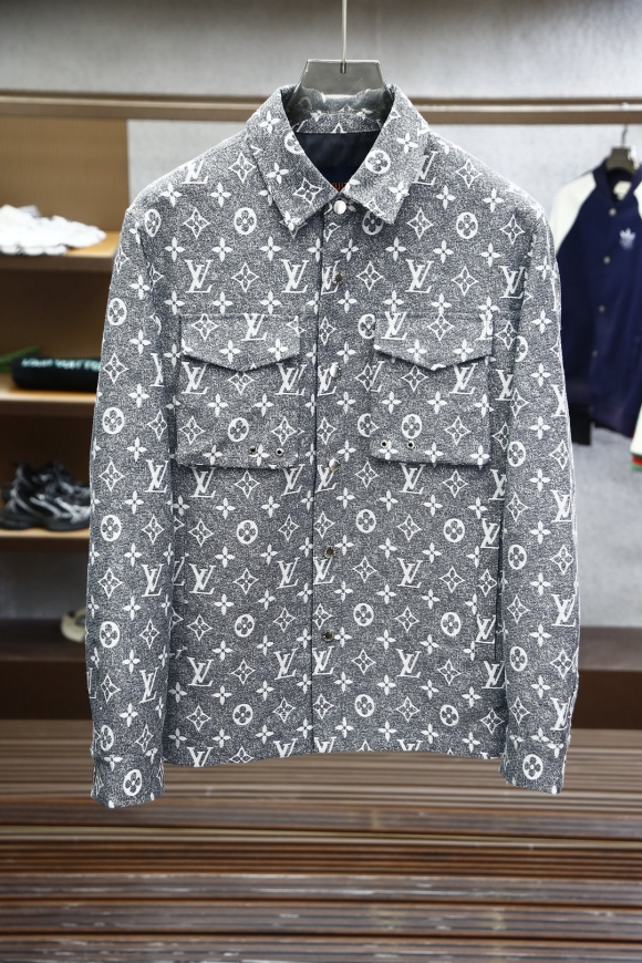 Coats & Jackets