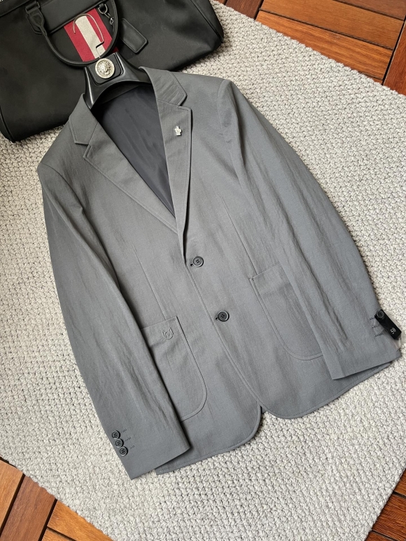 Suit Suit
