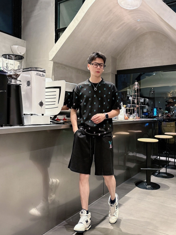 Leisure suit Leisure suit