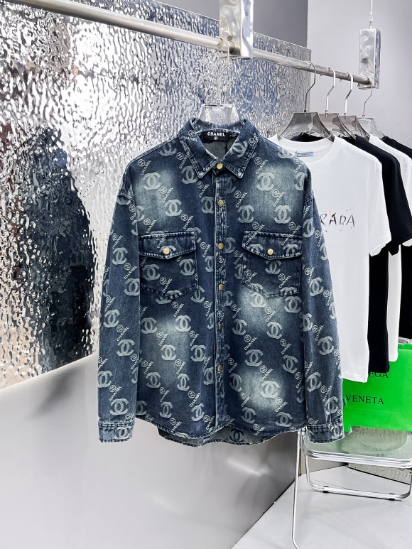 Coats & Jackets
