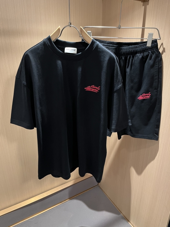 Leisure suit Leisure suit