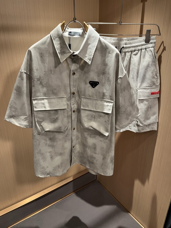 Leisure suit
