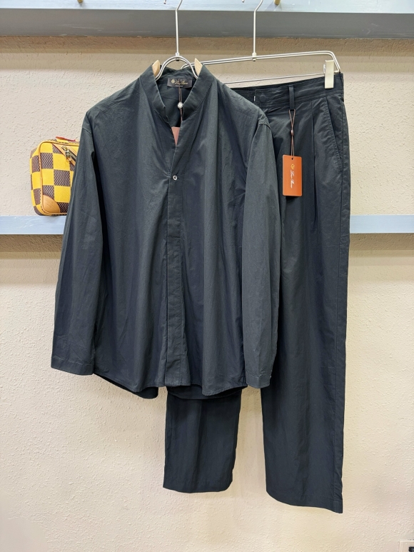 Leisure suit