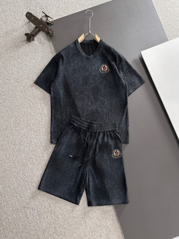 Leisure suit