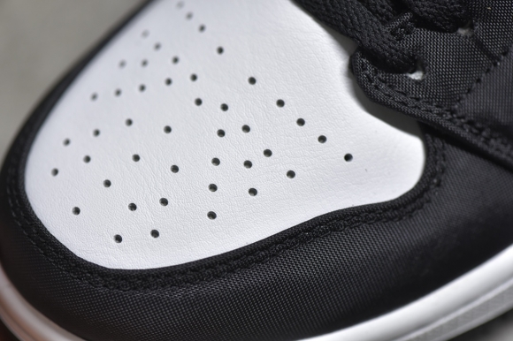 AirJordan1MidSHOES