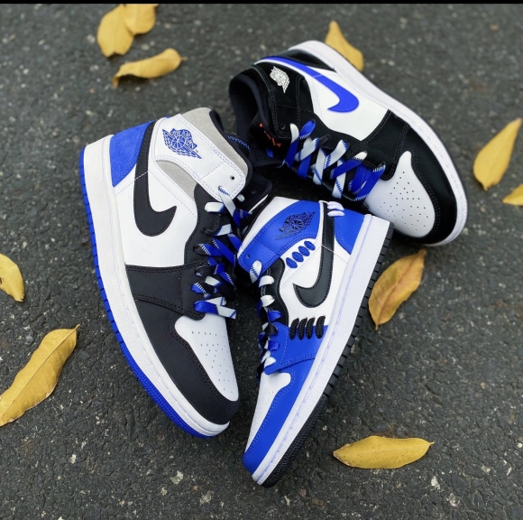 AirJordan1MidSHOES
