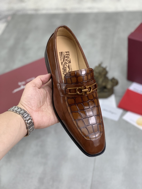 FerragamoSHOES
