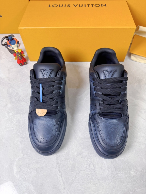 LVShoes