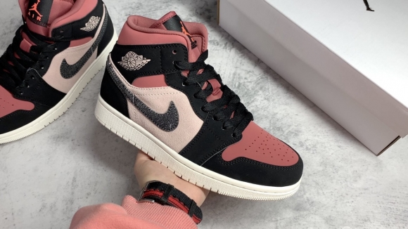 AirJordan1MidSHOES