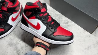 AirJordan1MidSHOES