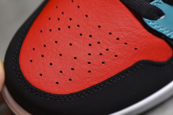 AirJordan1MidSHOES