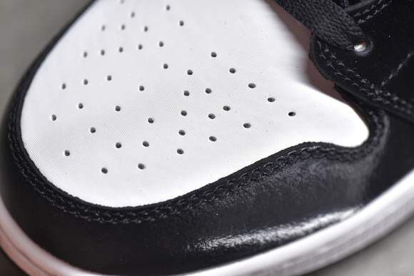 AirJordan1MidSHOES