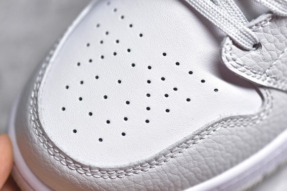 AirJordan1MidSHOES