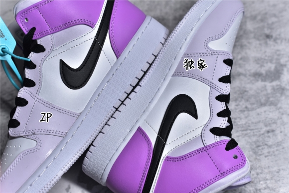 AirJordan1MidSHOES