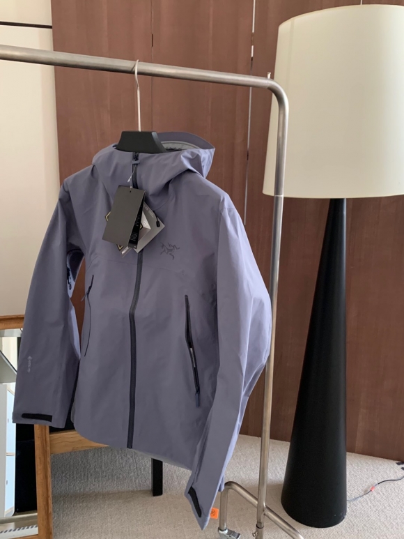 Coats & Jackets