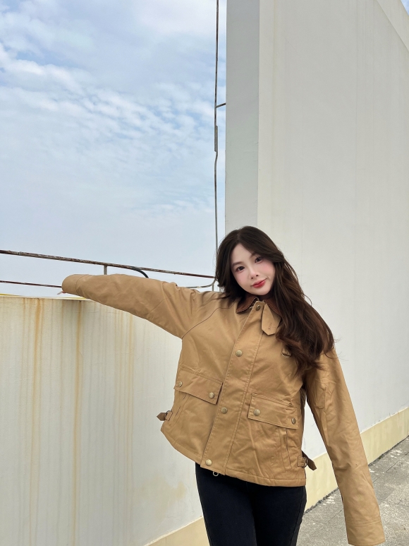 Coats & Jackets