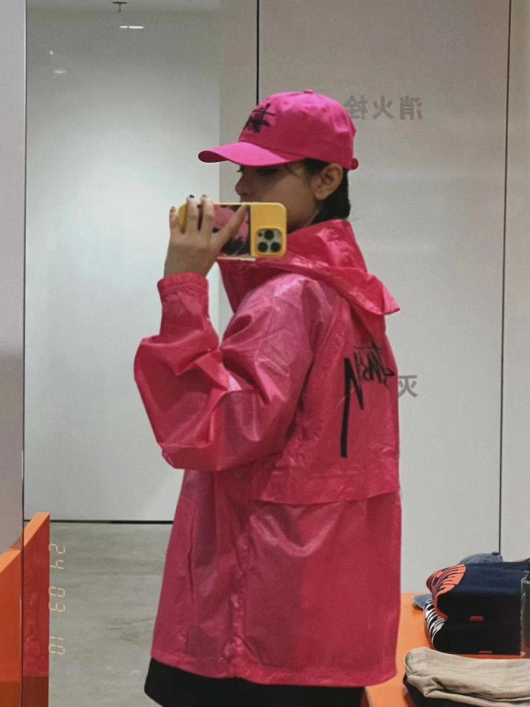 Coats & Jackets