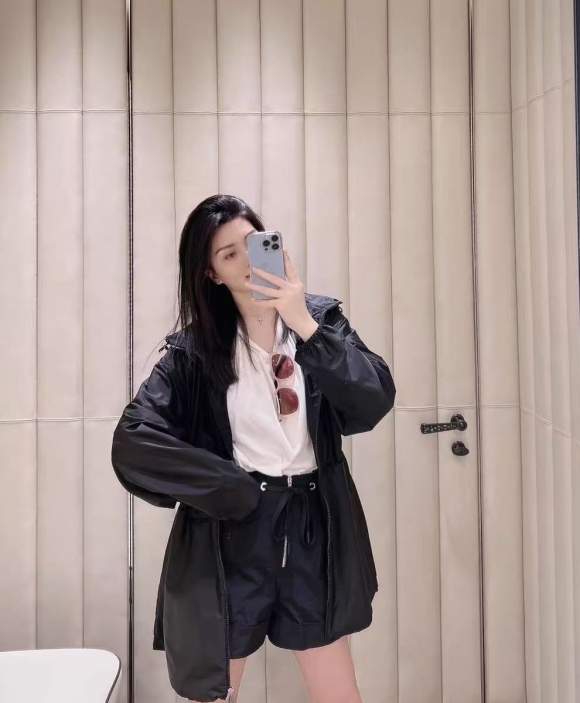 Coats & Jackets