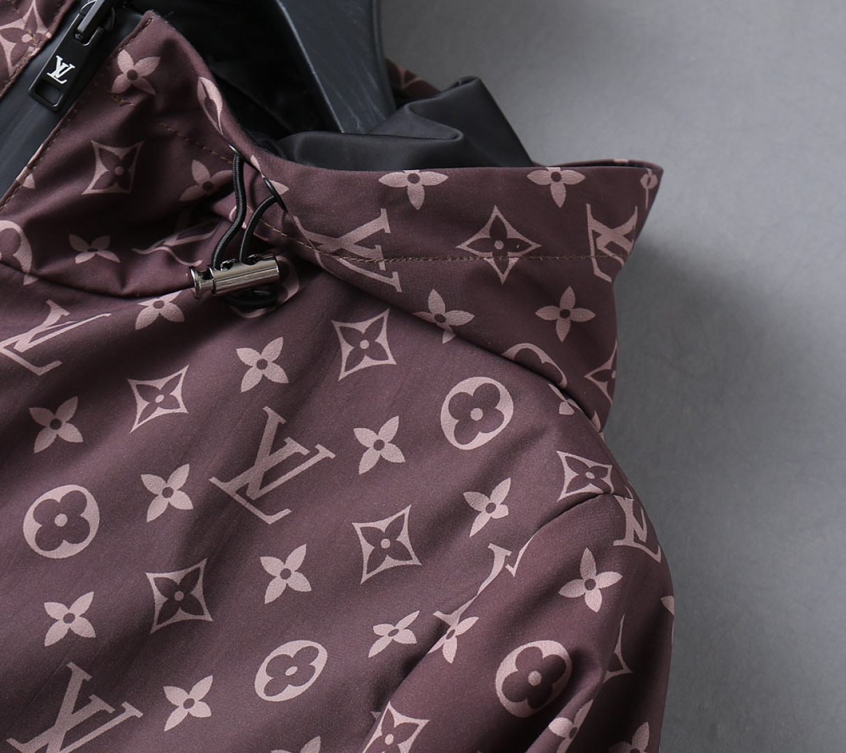 Hoodies & Sweatshirts