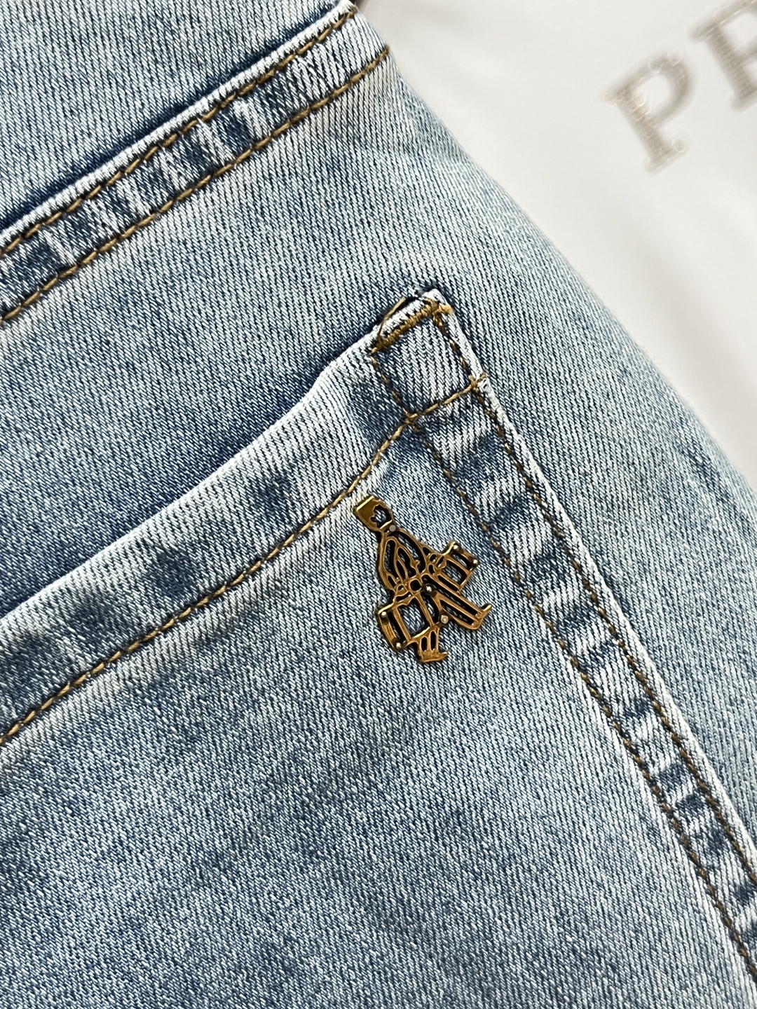jeans