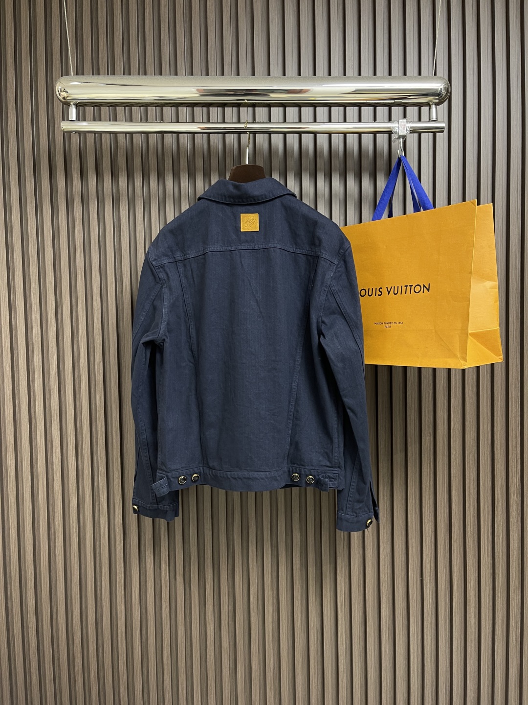 Coats & Jackets