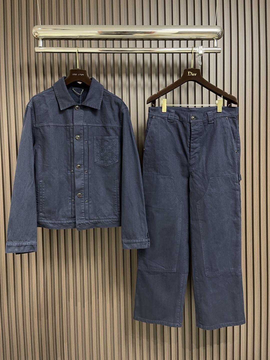 Coats & Jackets