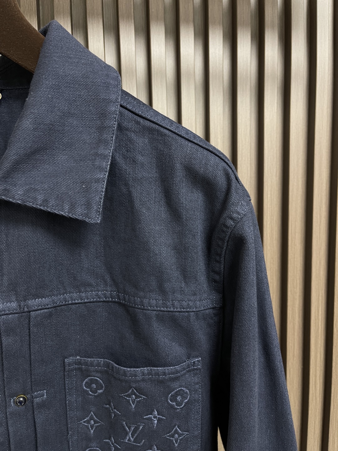 Coats & Jackets