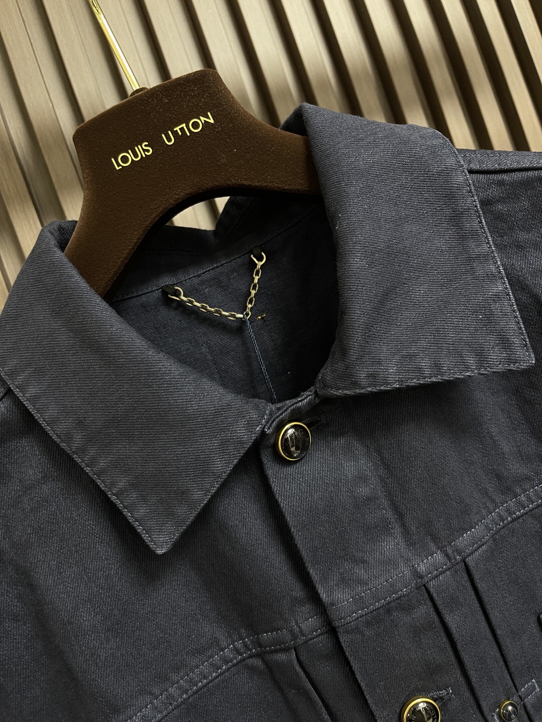 Coats & Jackets