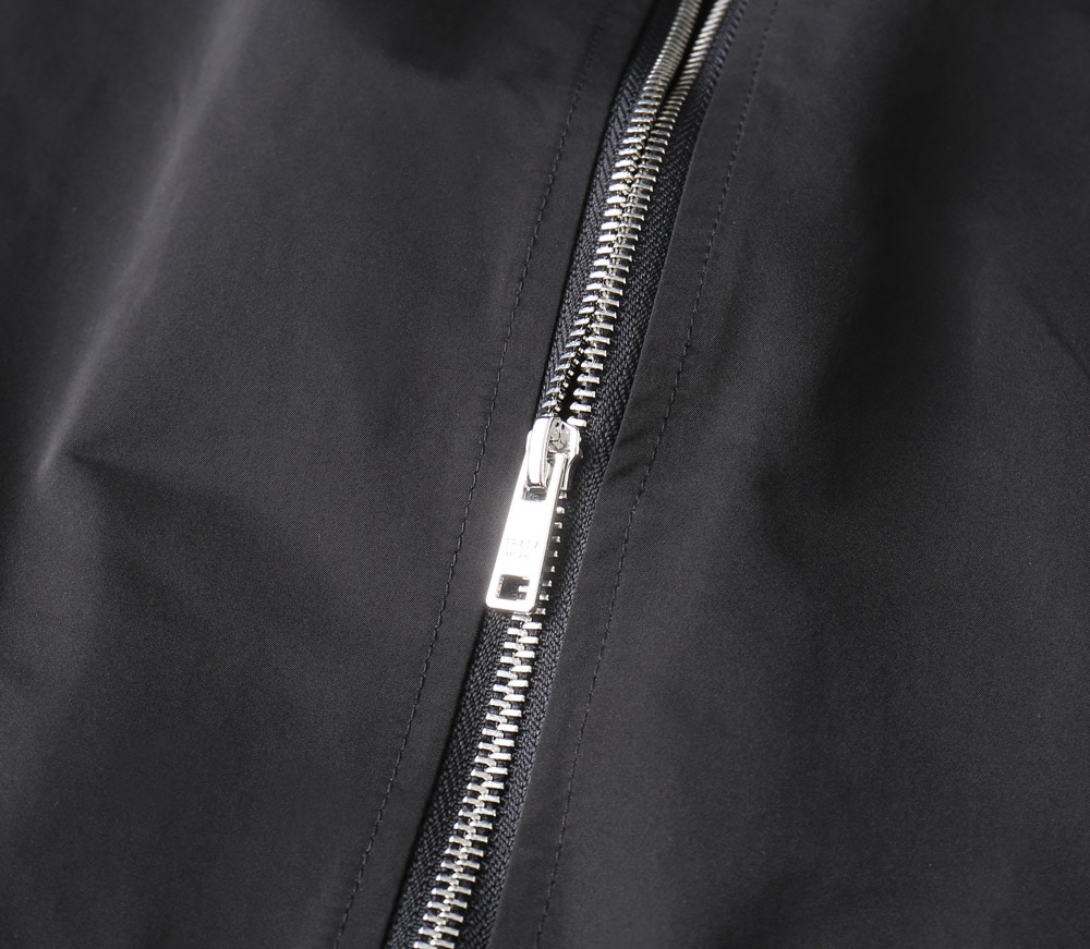 Hoodies & Sweatshirts