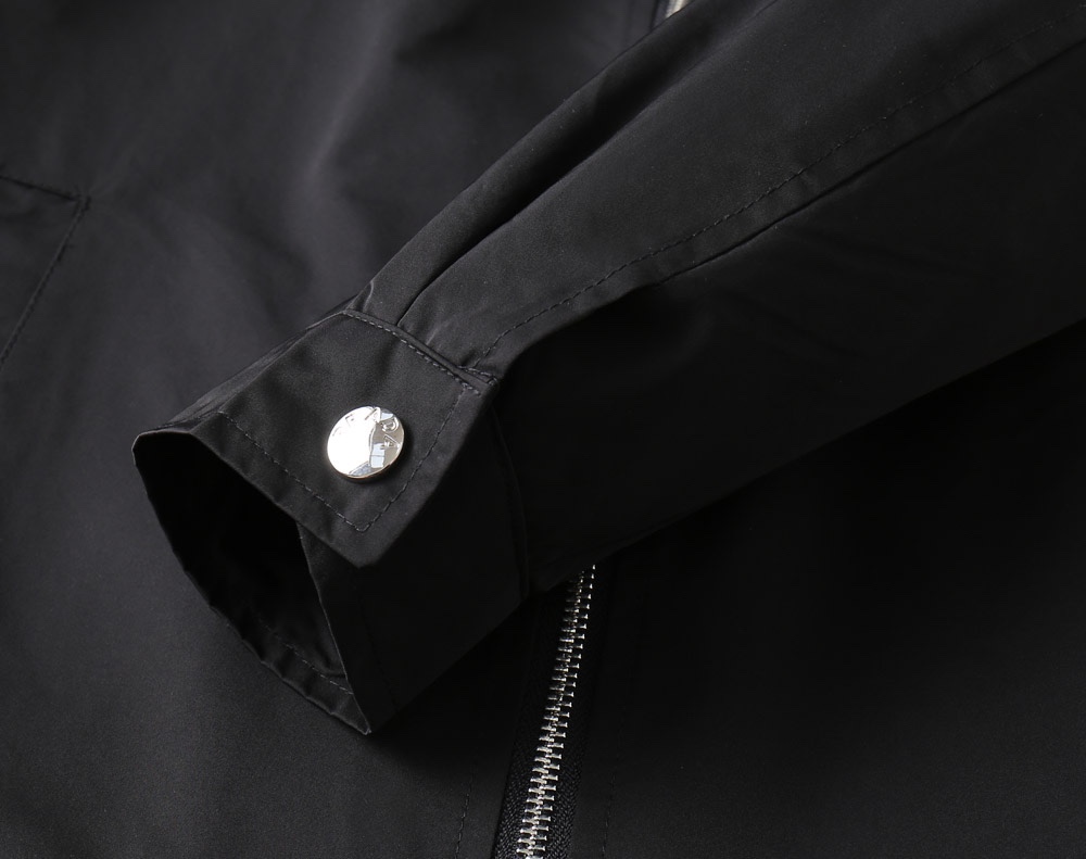 Hoodies & Sweatshirts
