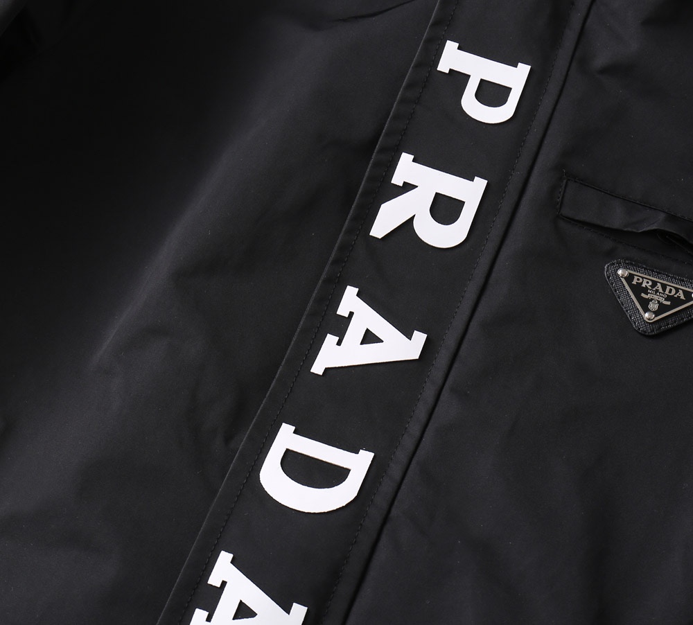 Hoodies & Sweatshirts