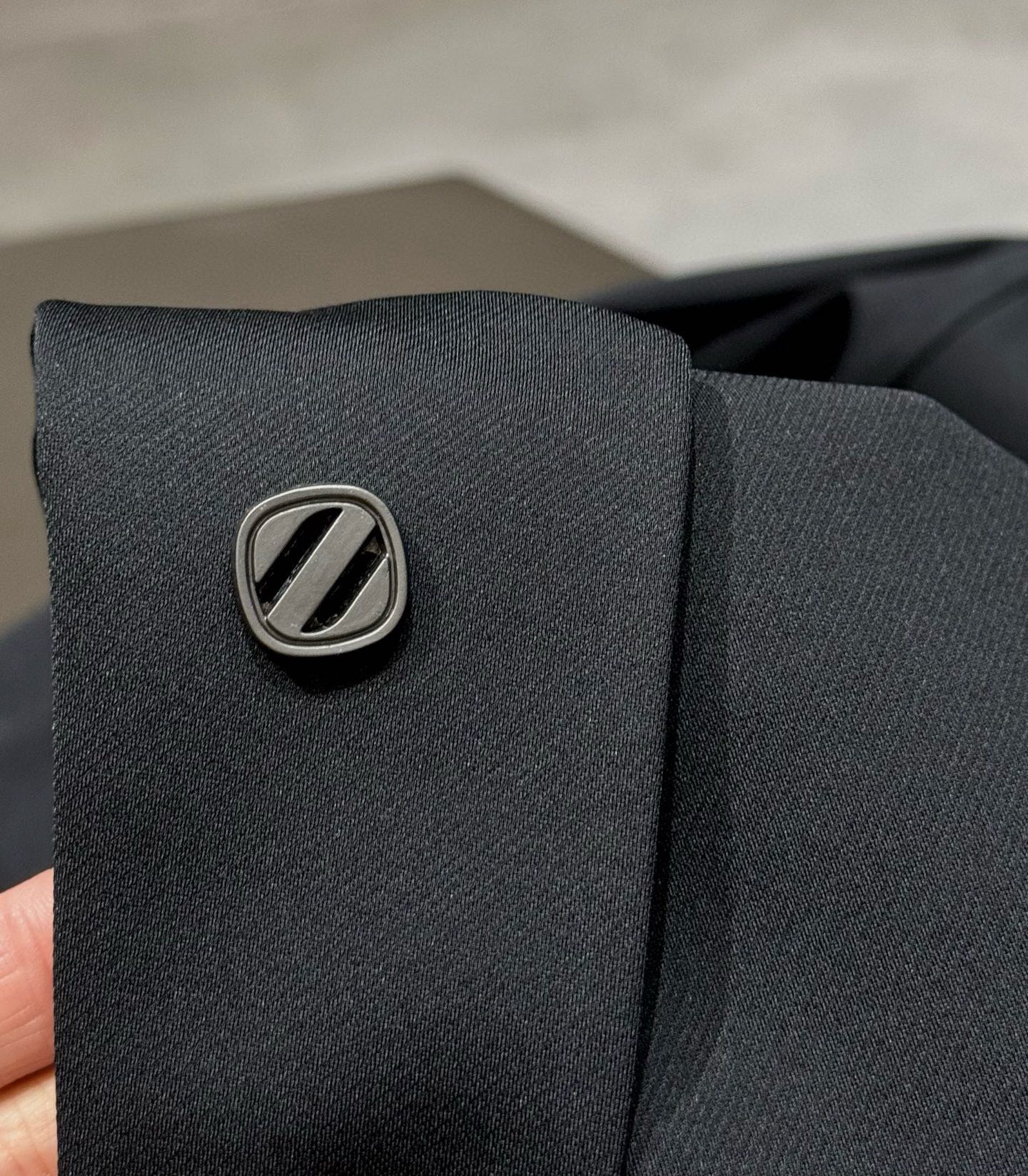 Suit