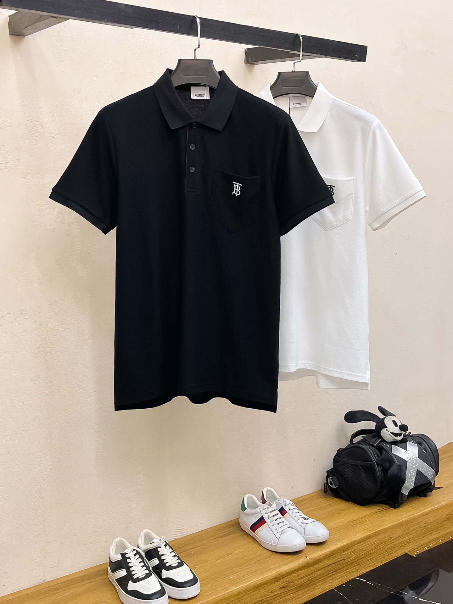 Polos