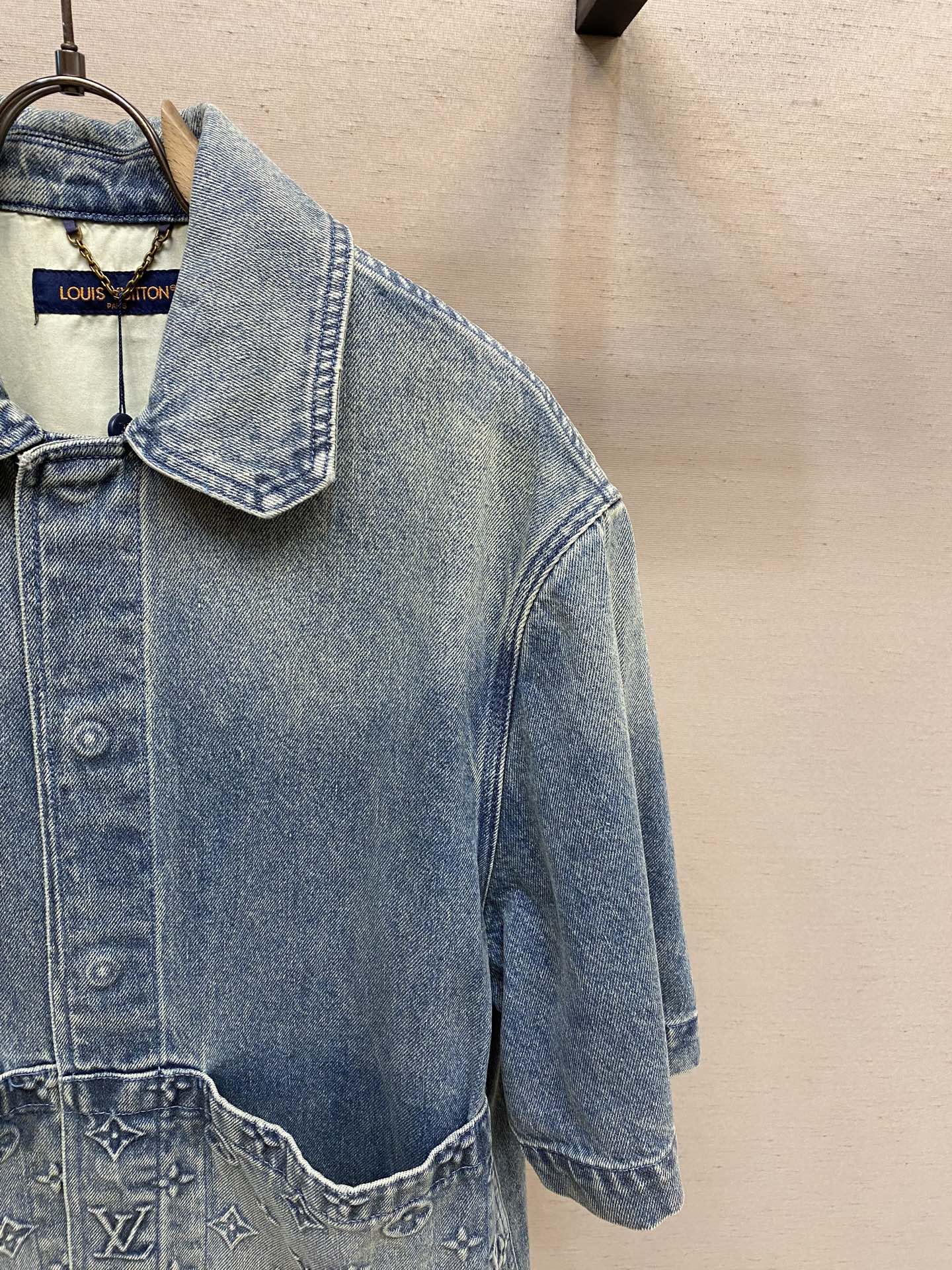 Coats & Jackets