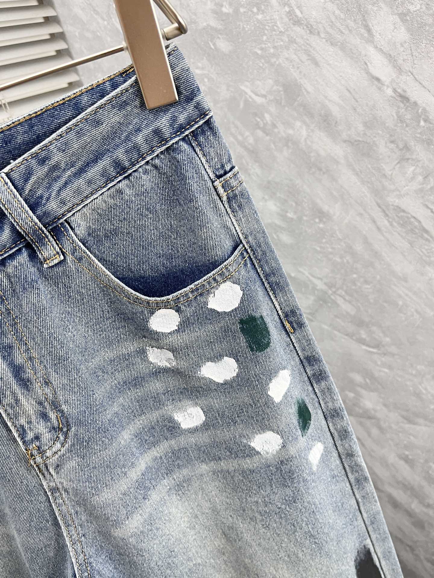 jeans