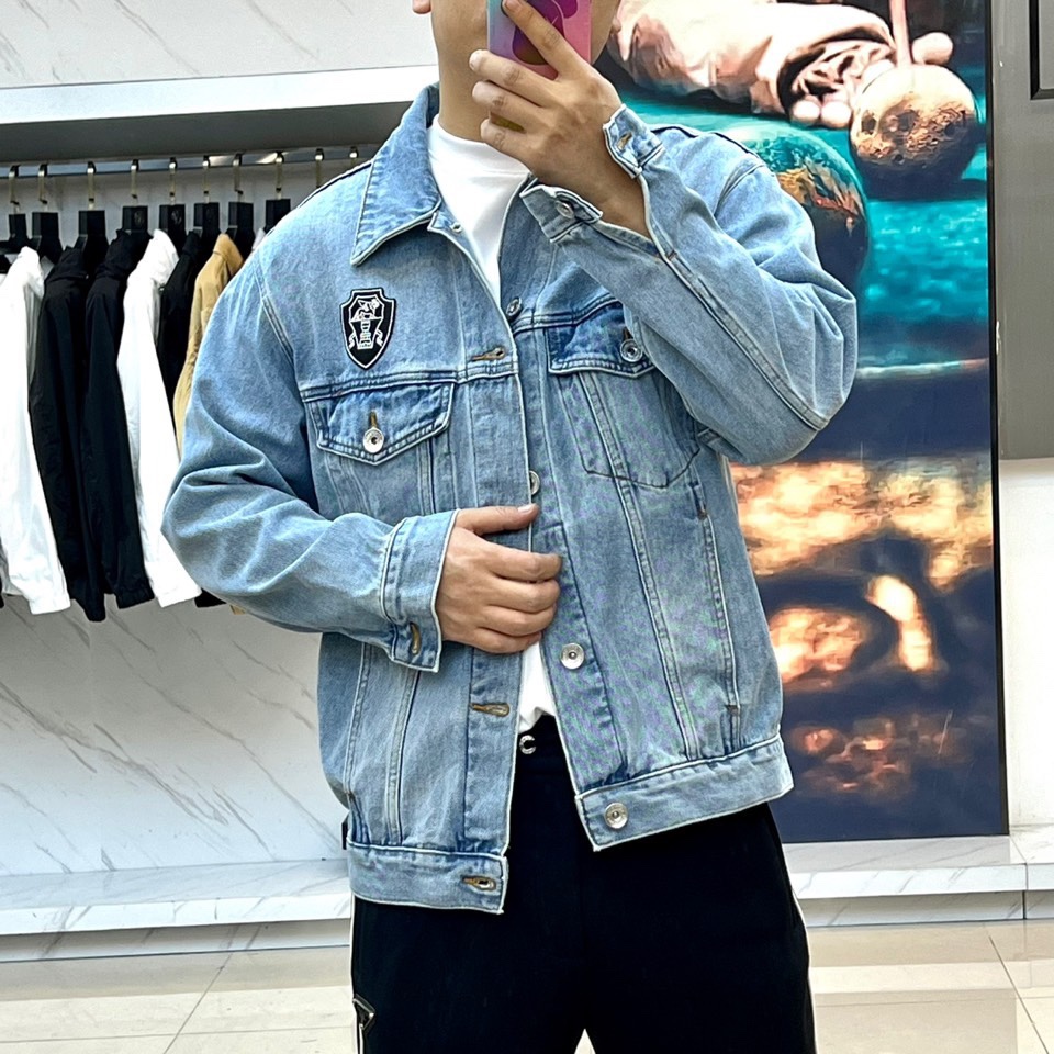 Coats & Jackets
