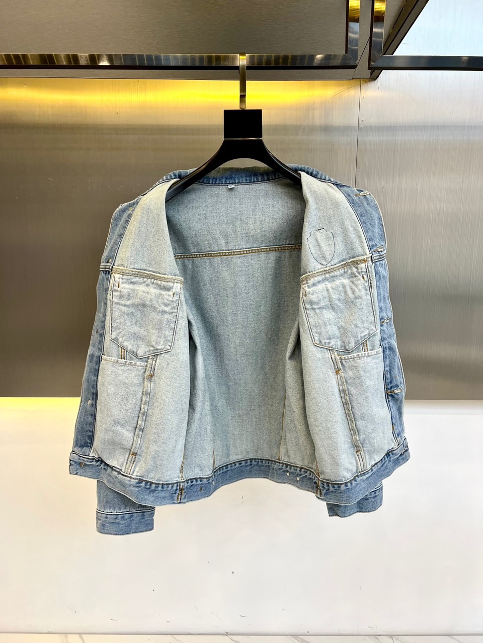 Coats & Jackets