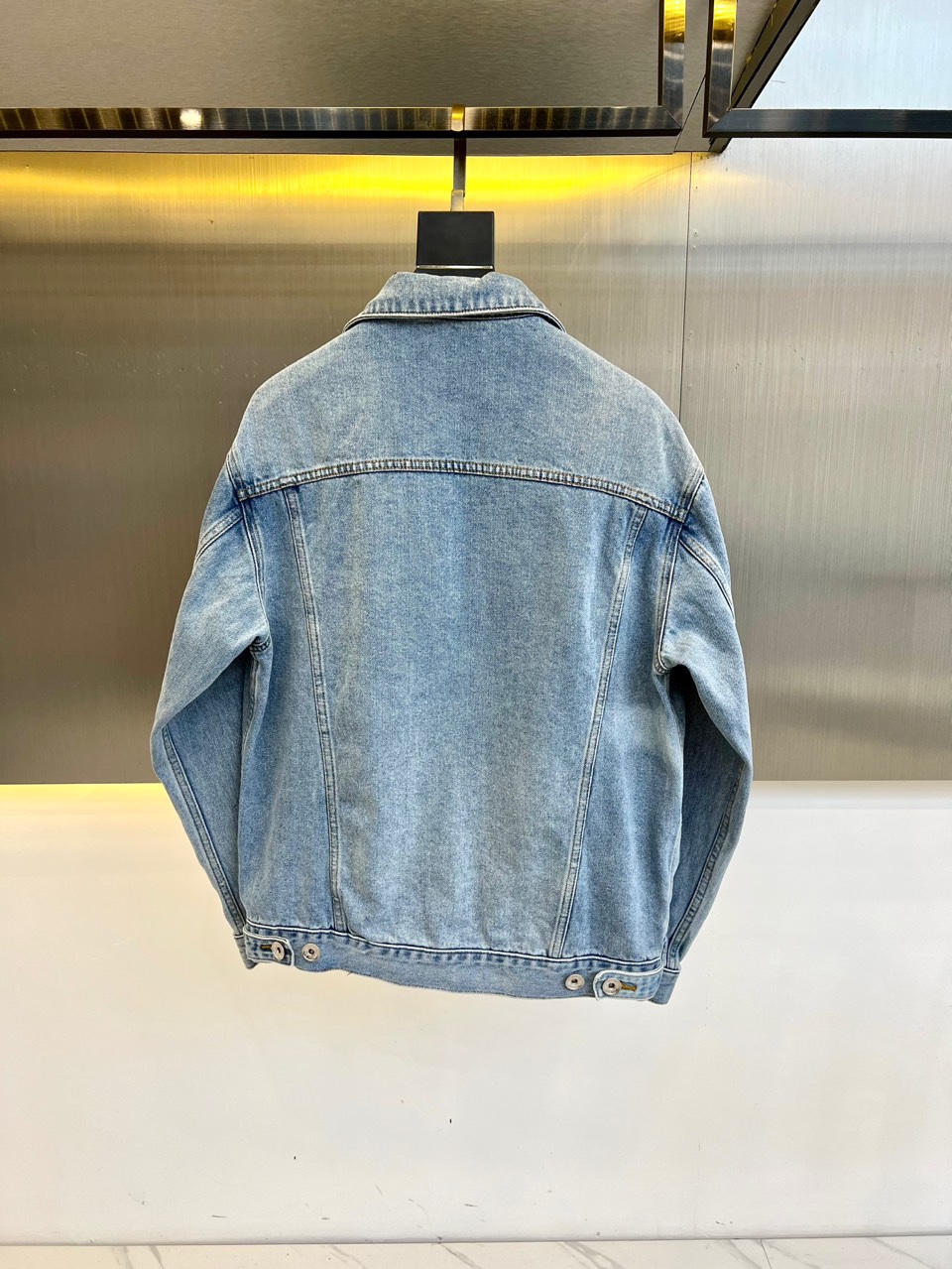 Coats & Jackets