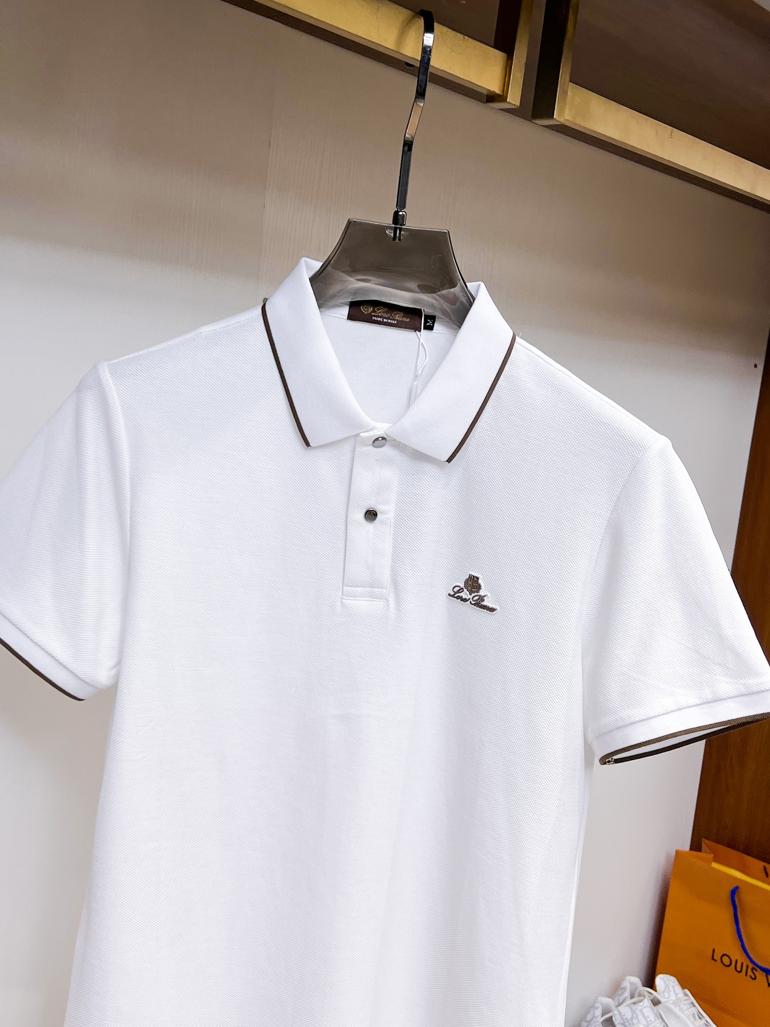 Polos