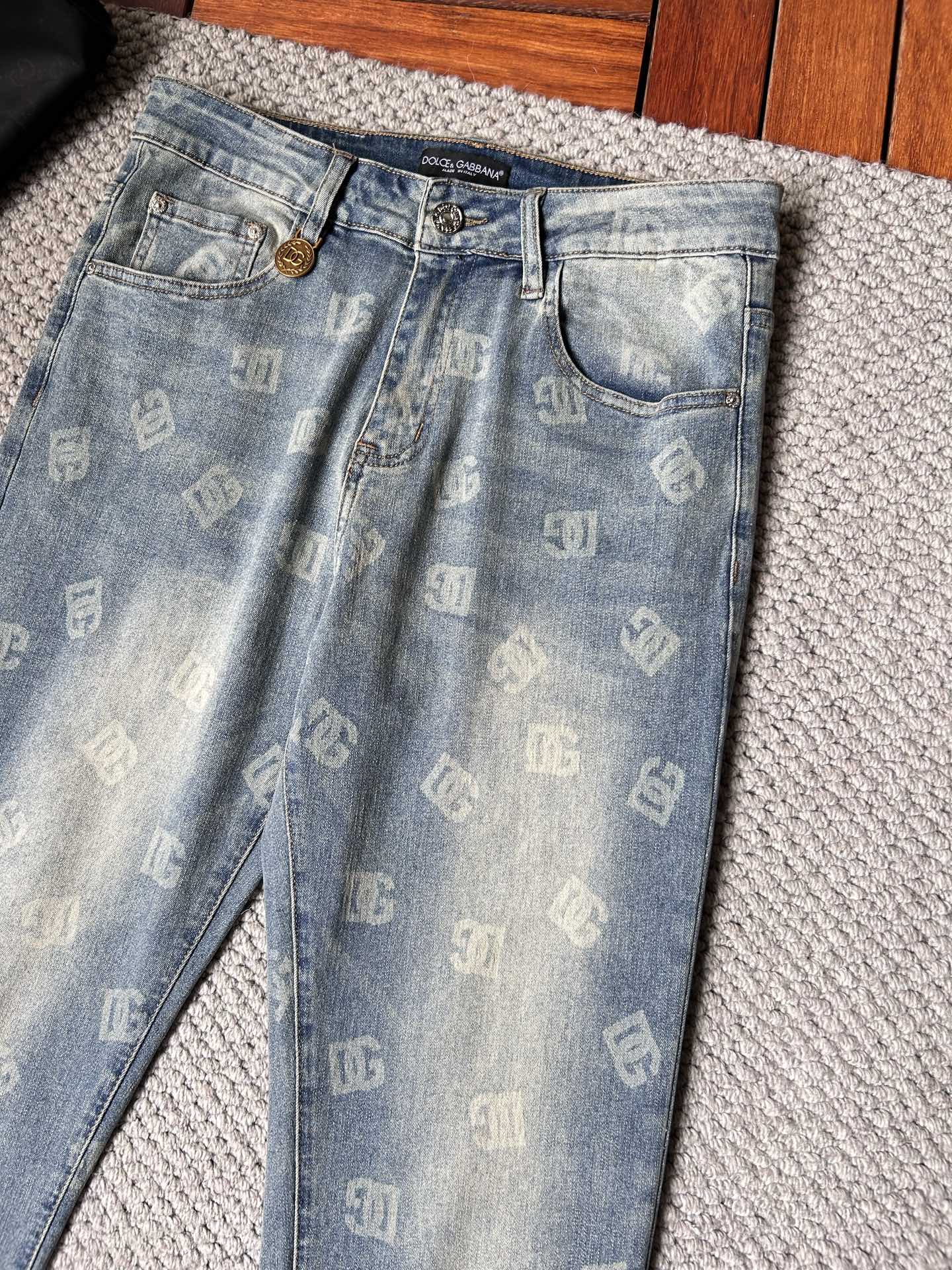 jeans