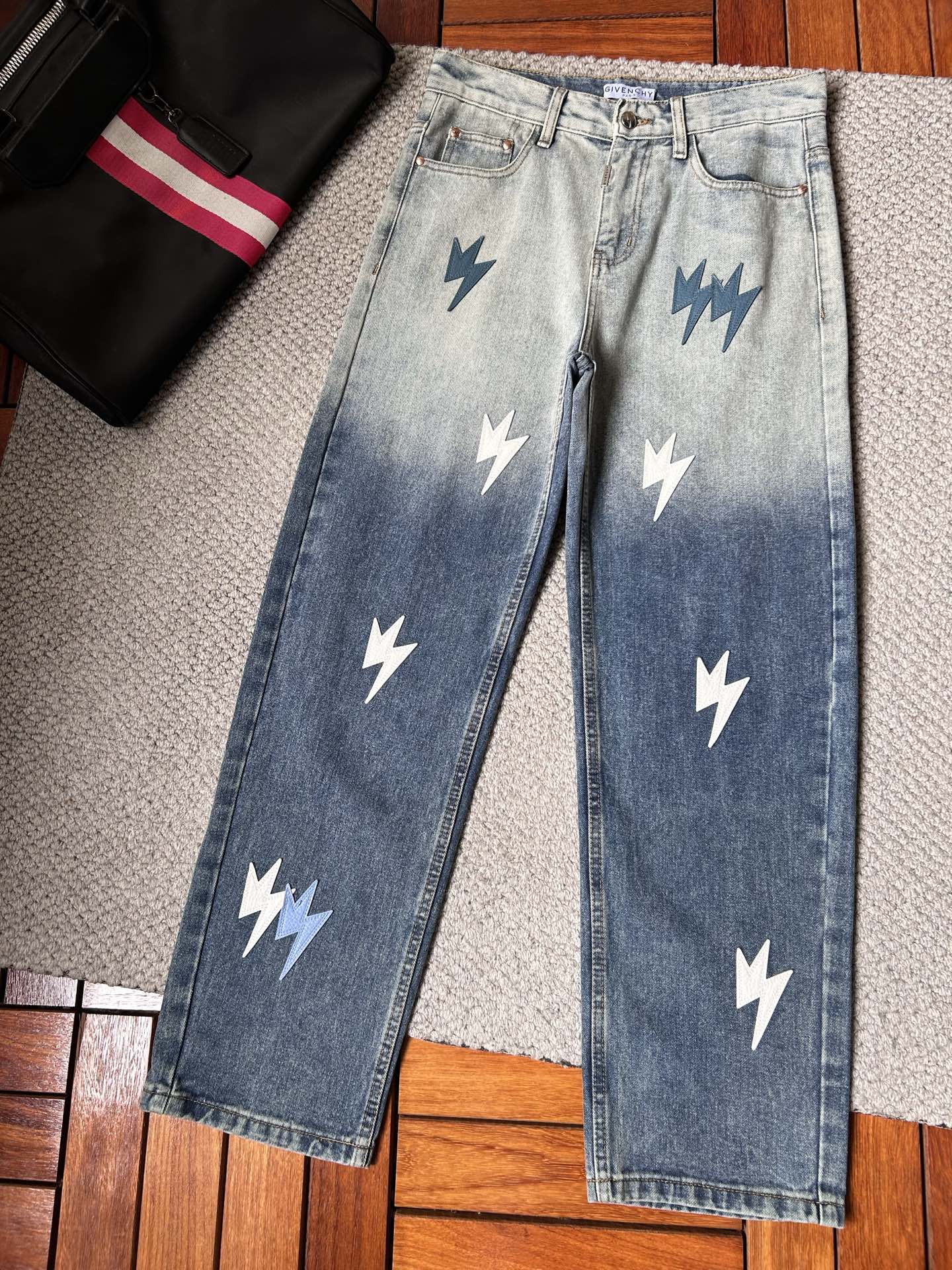 jeans