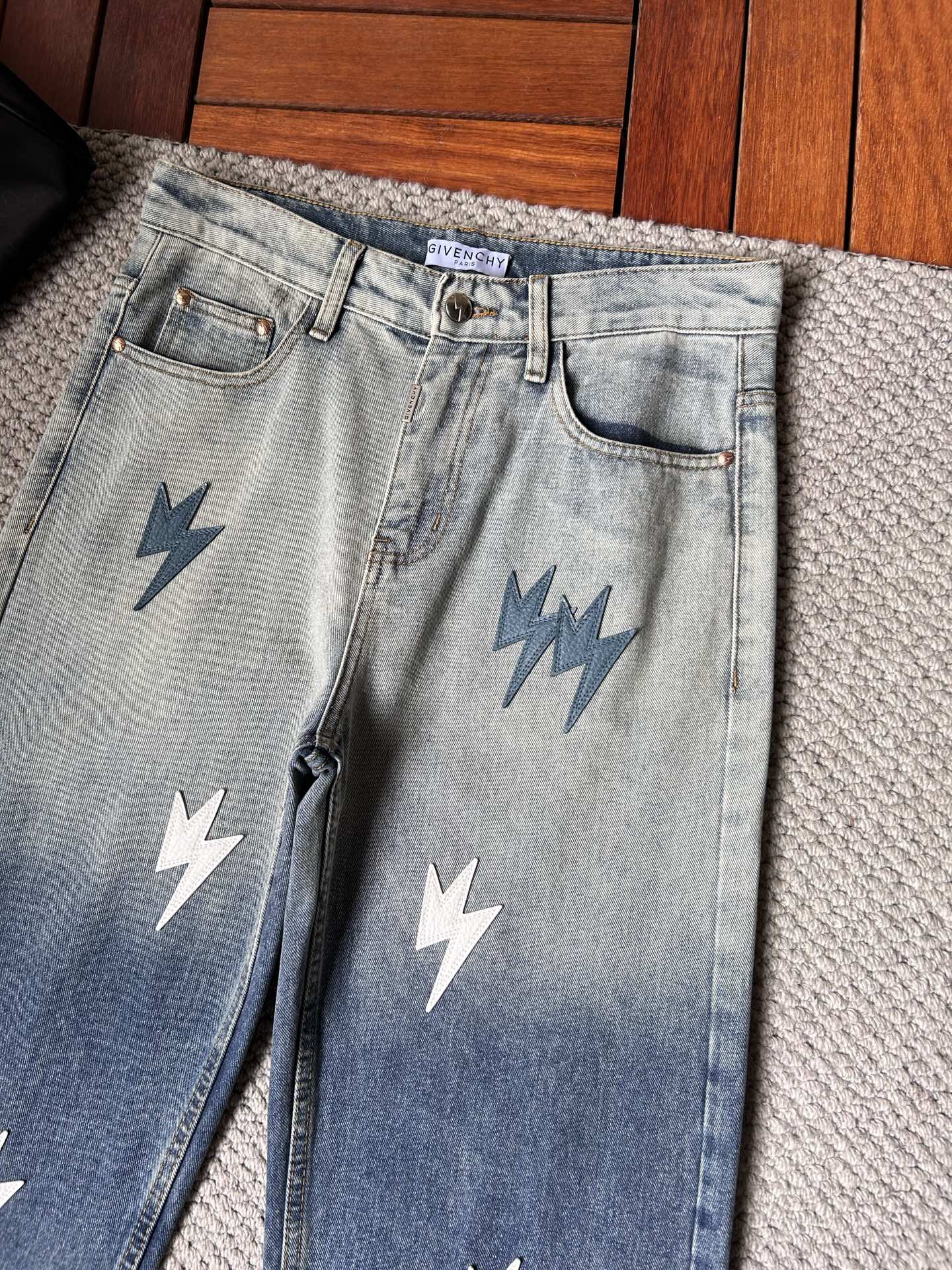 jeans